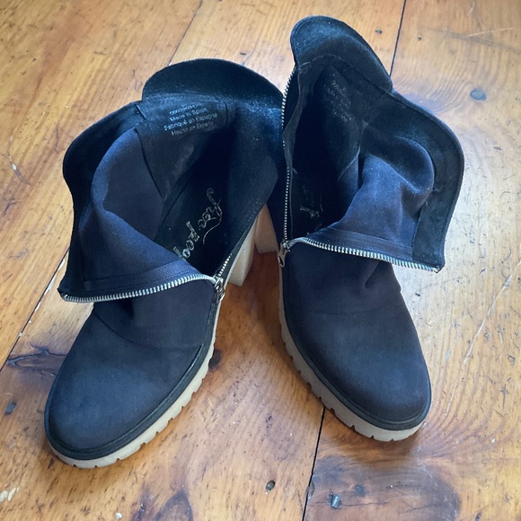 Free People Jack Zip Boot in Onyx suede platform boot. Size 37 - Picture 13 of 13